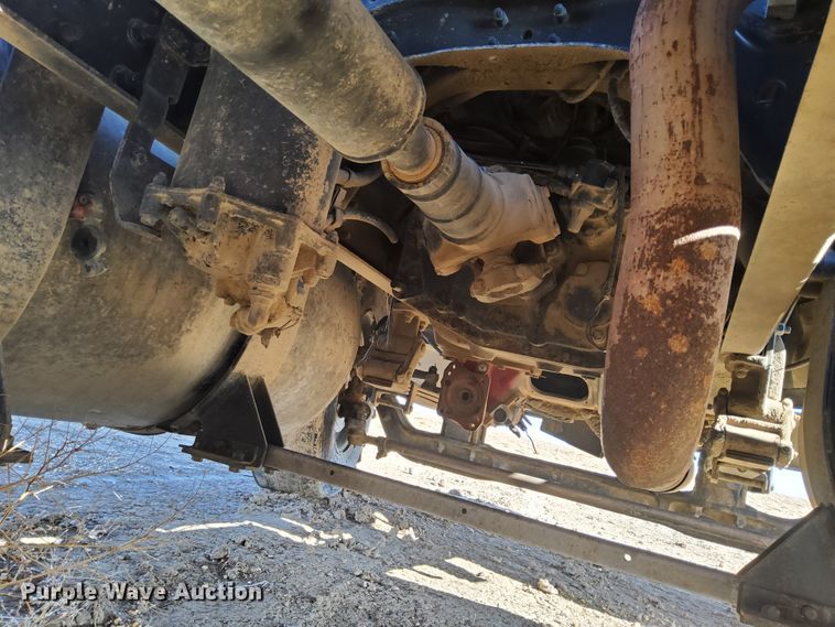 image for item DG8423 1995 Ford Aeromax L9000  semi truck