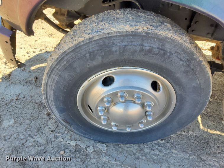 image for item DG8423 1995 Ford Aeromax L9000  semi truck