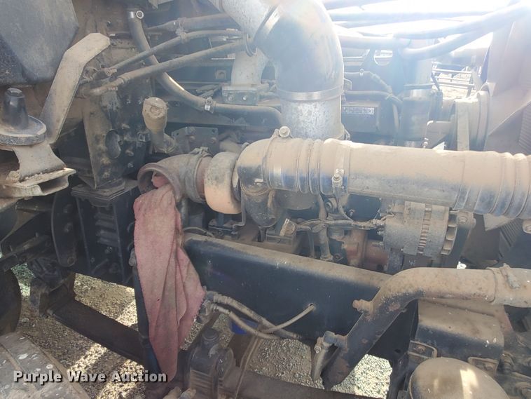 image for item DG8425 1999 Freightliner FLD120  semi truck