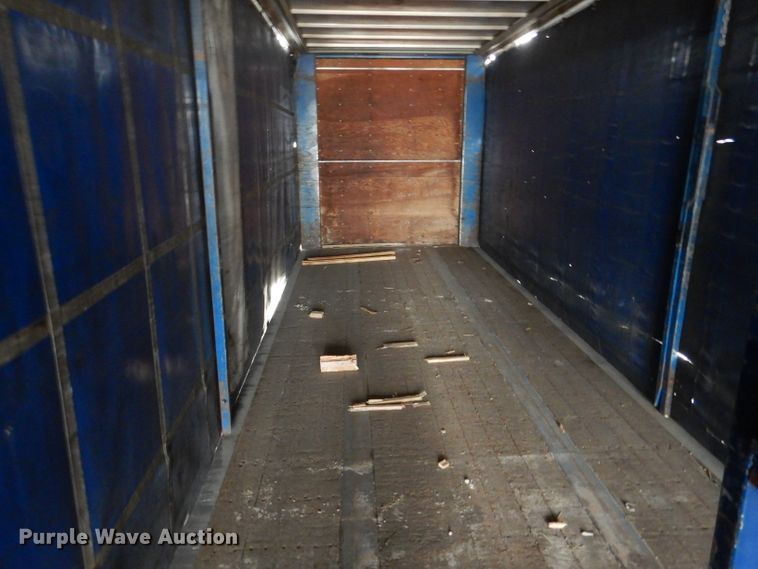 image for item DJ0503 2004 Utility TS2CHA side curtain trailer