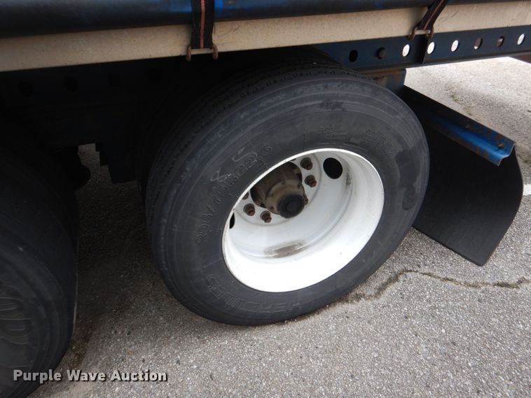 image for item DJ0503 2004 Utility TS2CHA side curtain trailer