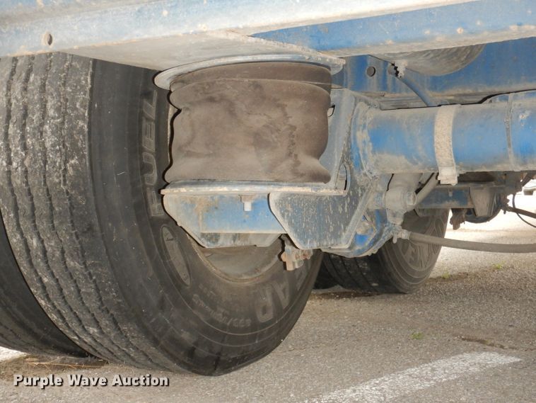 image for item DJ0503 2004 Utility TS2CHA side curtain trailer