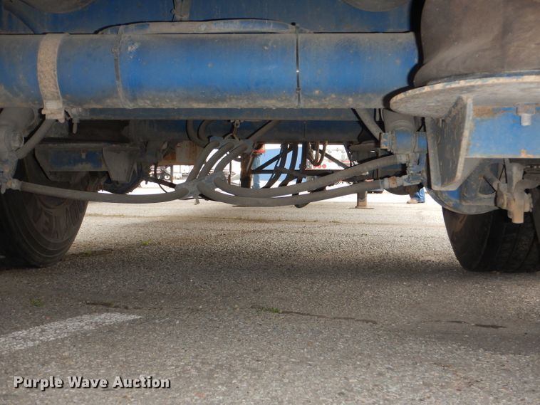 image for item DJ0503 2004 Utility TS2CHA side curtain trailer