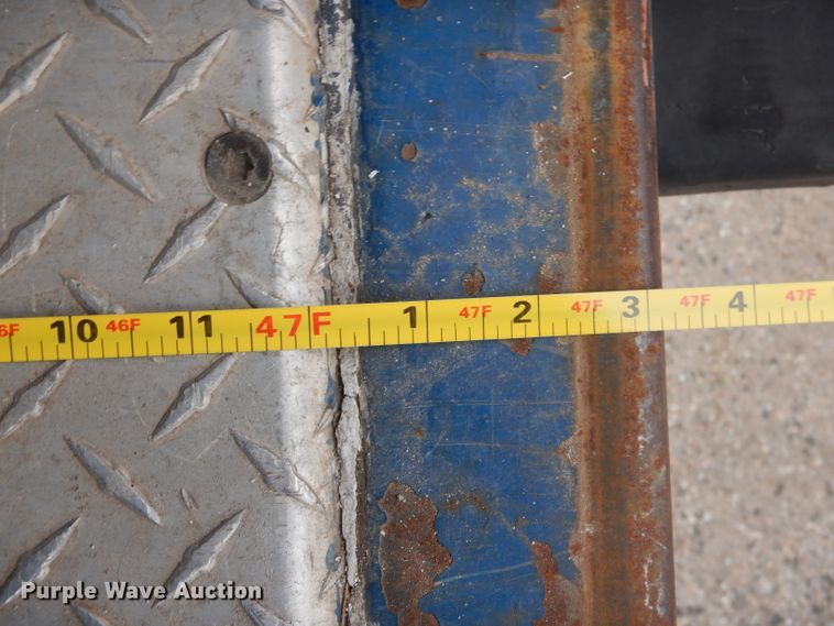 image for item DJ0503 2004 Utility TS2CHA side curtain trailer