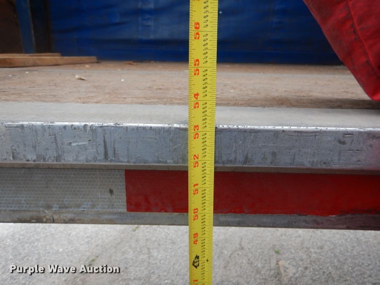 image for item DJ0503 2004 Utility TS2CHA side curtain trailer