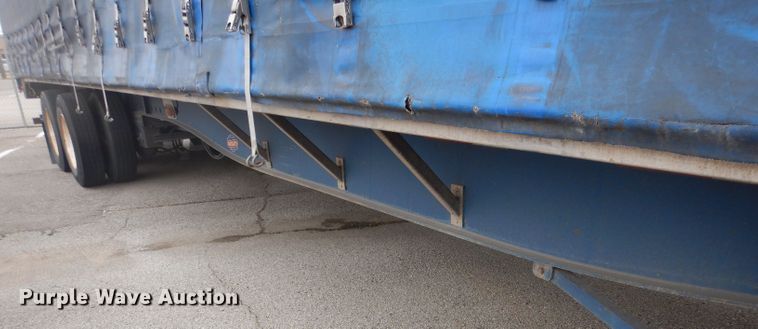 image for item DJ0503 2004 Utility TS2CHA side curtain trailer