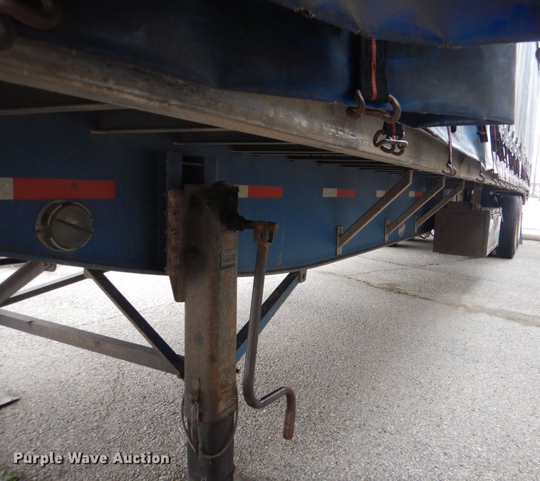 image for item DJ0503 2004 Utility TS2CHA side curtain trailer