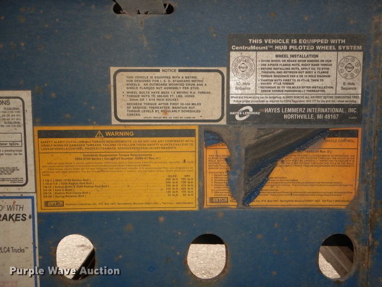 image for item DJ0503 2004 Utility TS2CHA side curtain trailer