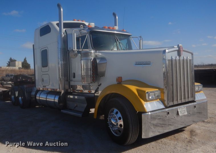 image for item DJ2169 2007 Kenworth W900  semi truck