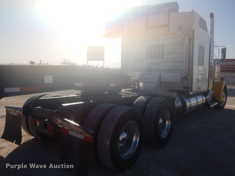 image for item DJ2169 2007 Kenworth W900  semi truck