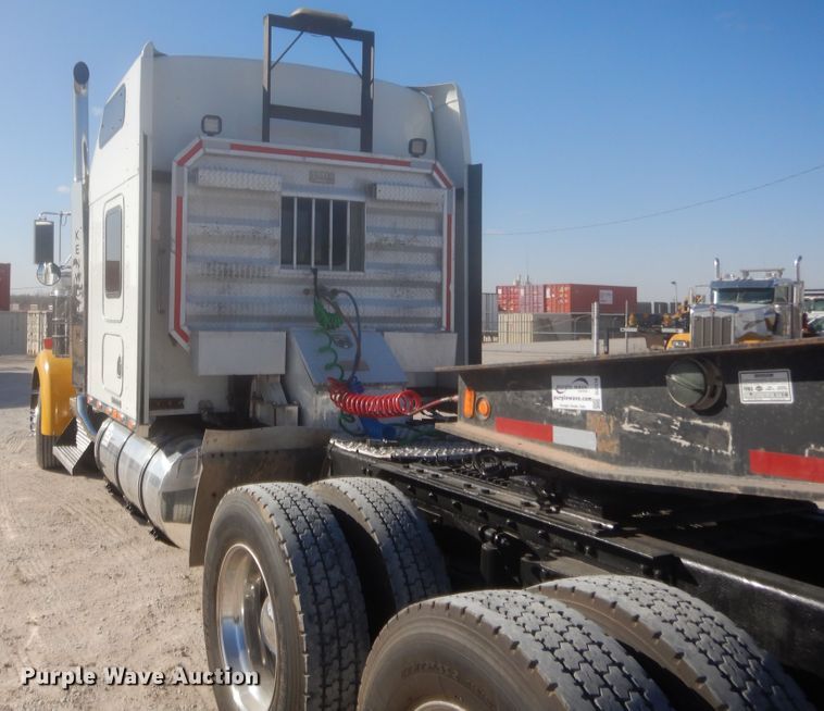 image for item DJ2169 2007 Kenworth W900  semi truck