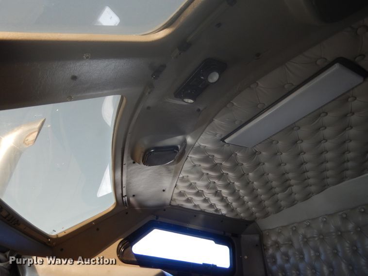 image for item DJ2169 2007 Kenworth W900  semi truck