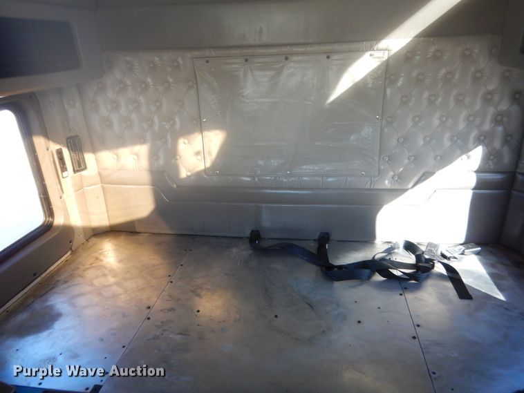 image for item DJ2169 2007 Kenworth W900  semi truck