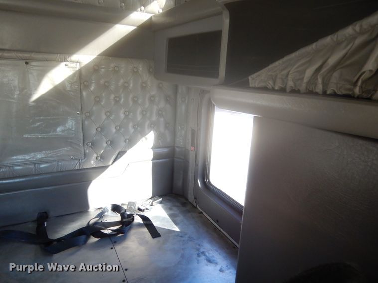 image for item DJ2169 2007 Kenworth W900  semi truck