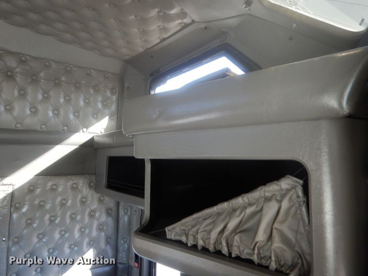 image for item DJ2169 2007 Kenworth W900  semi truck