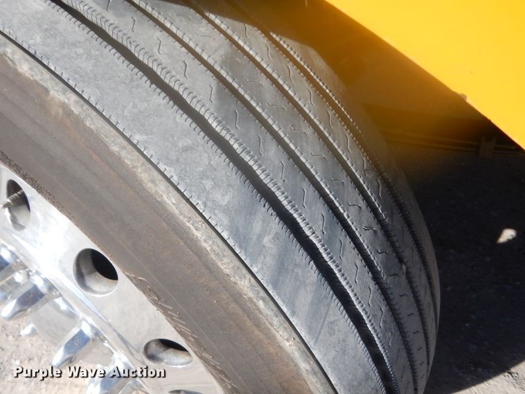 image for item DJ2169 2007 Kenworth W900  semi truck