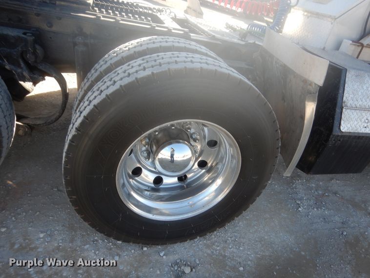 image for item DJ2169 2007 Kenworth W900  semi truck