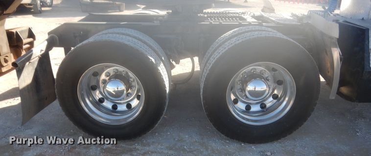 image for item DJ2169 2007 Kenworth W900  semi truck