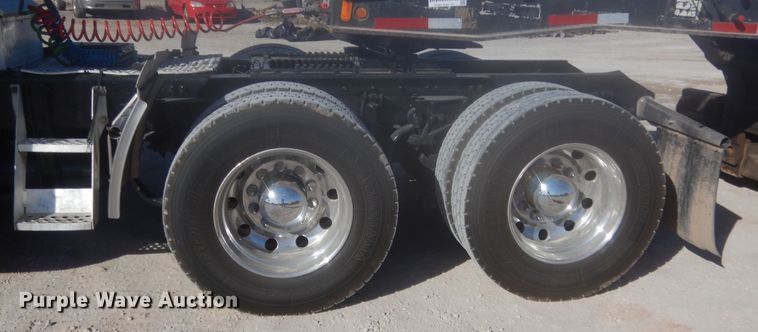 image for item DJ2169 2007 Kenworth W900  semi truck