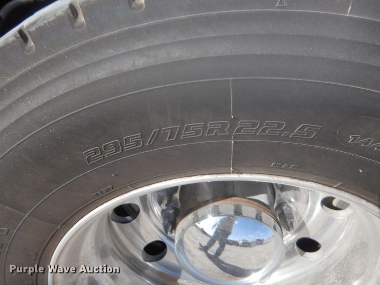 image for item DJ2169 2007 Kenworth W900  semi truck