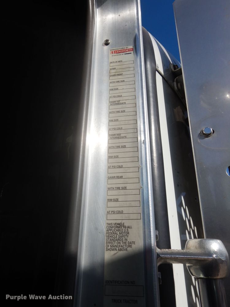 image for item DJ2169 2007 Kenworth W900  semi truck