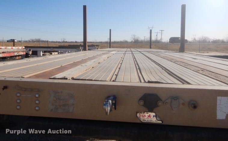 image for item DJ2171 2004 Transcraft Eagle II flatbed trailer