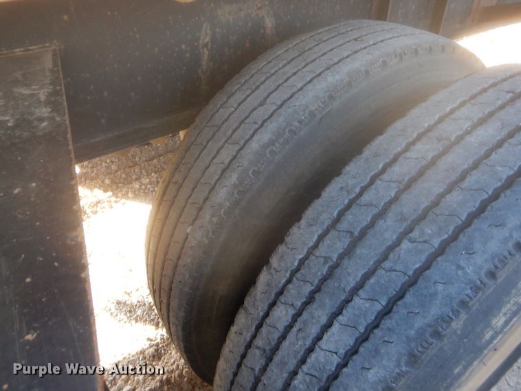 image for item DJ2171 2004 Transcraft Eagle II flatbed trailer