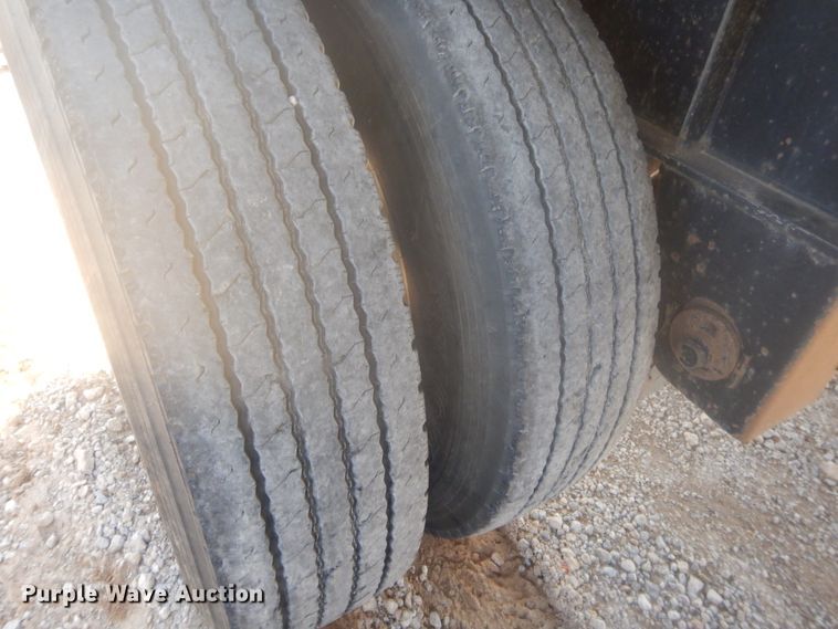 image for item DJ2171 2004 Transcraft Eagle II flatbed trailer