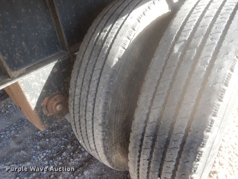 image for item DJ2171 2004 Transcraft Eagle II flatbed trailer