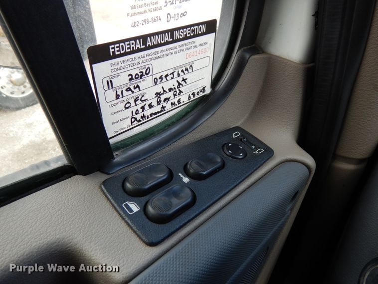 image for item DJ5801 2013 Freightliner Cascadia 125  semi truck