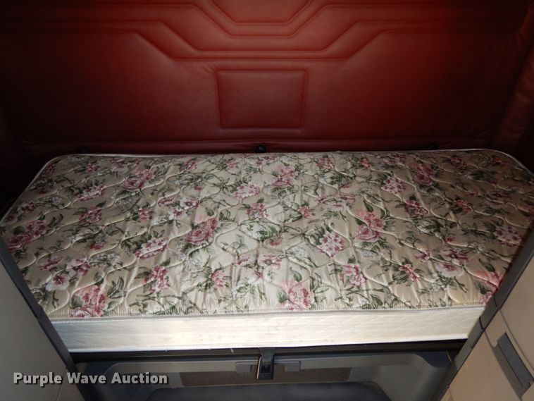 image for item DJ5801 2013 Freightliner Cascadia 125  semi truck