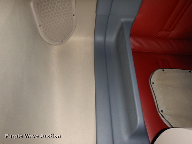 image for item DJ5801 2013 Freightliner Cascadia 125  semi truck