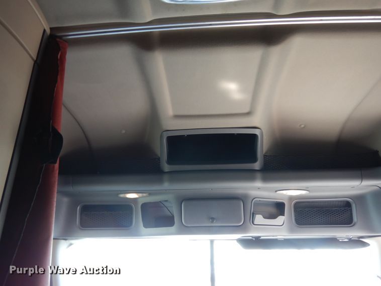 image for item DJ5801 2013 Freightliner Cascadia 125  semi truck