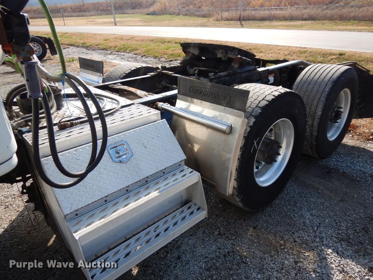 image for item DJ5801 2013 Freightliner Cascadia 125  semi truck