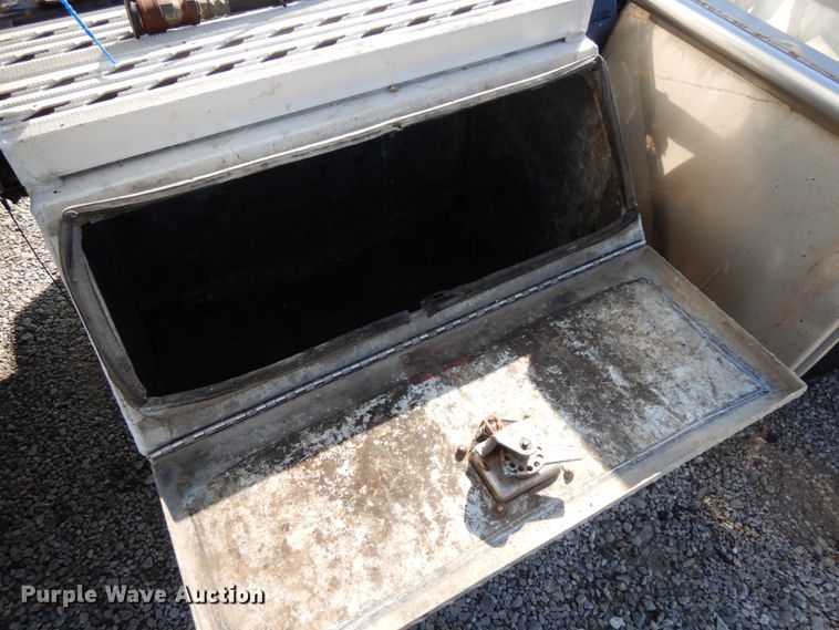 image for item DJ5801 2013 Freightliner Cascadia 125  semi truck