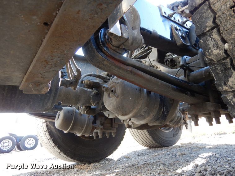 image for item DJ5801 2013 Freightliner Cascadia 125  semi truck