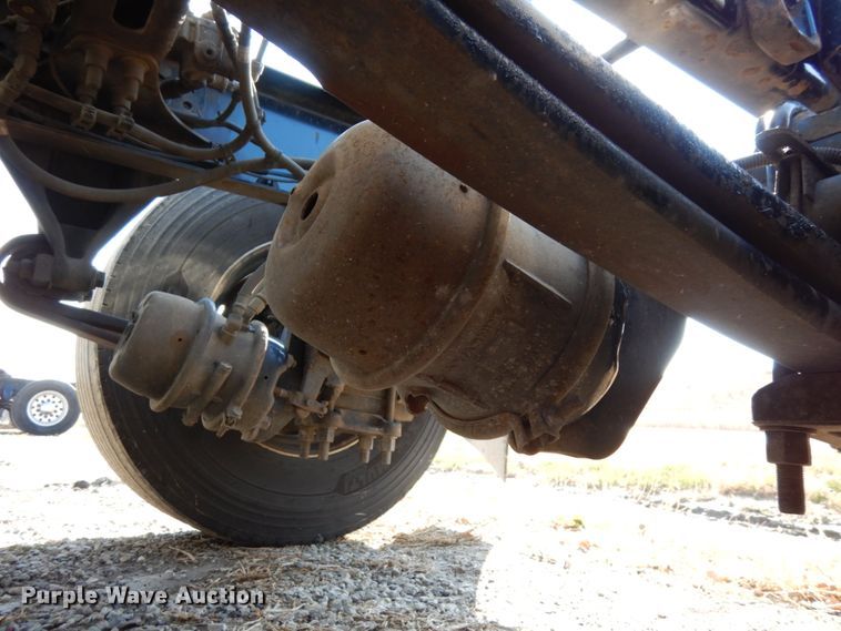 image for item DJ5801 2013 Freightliner Cascadia 125  semi truck