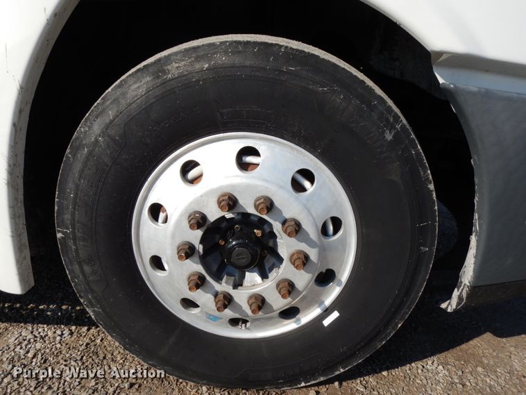 image for item DJ5801 2013 Freightliner Cascadia 125  semi truck