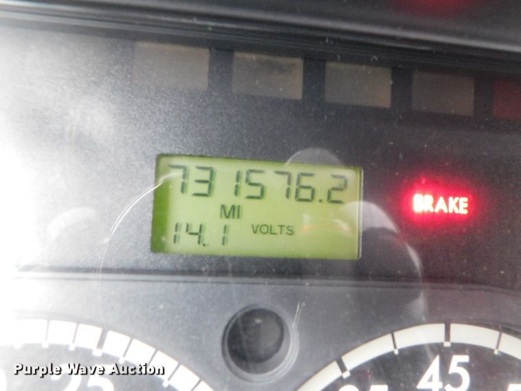 image for item DJ5925 2013 Freightliner Cascadia 125  semi truck