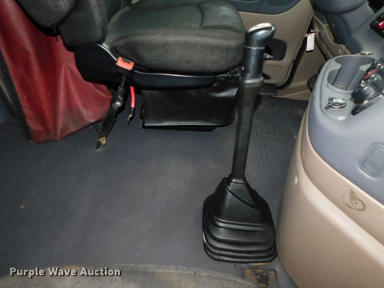 image for item DJ5925 2013 Freightliner Cascadia 125  semi truck