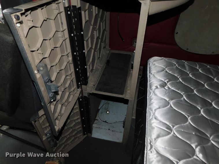 image for item DJ5925 2013 Freightliner Cascadia 125  semi truck