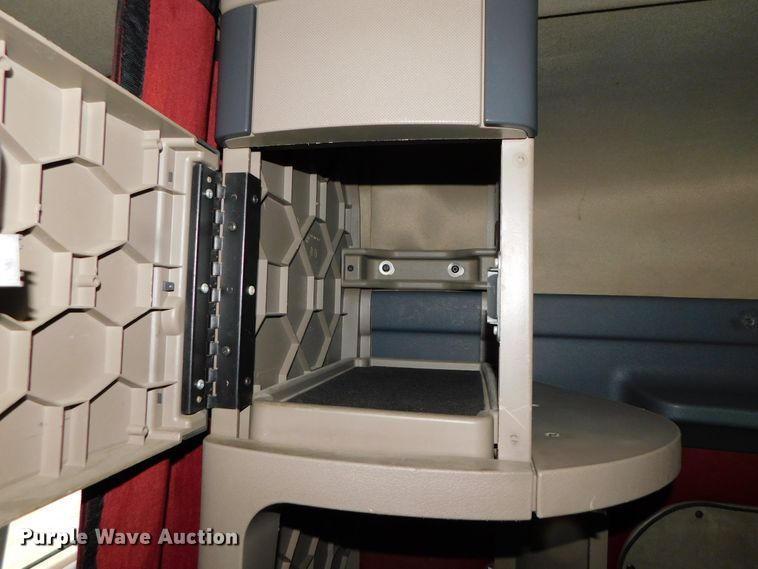 image for item DJ5925 2013 Freightliner Cascadia 125  semi truck