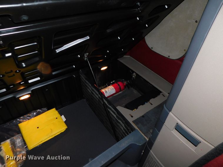 image for item DJ5925 2013 Freightliner Cascadia 125  semi truck