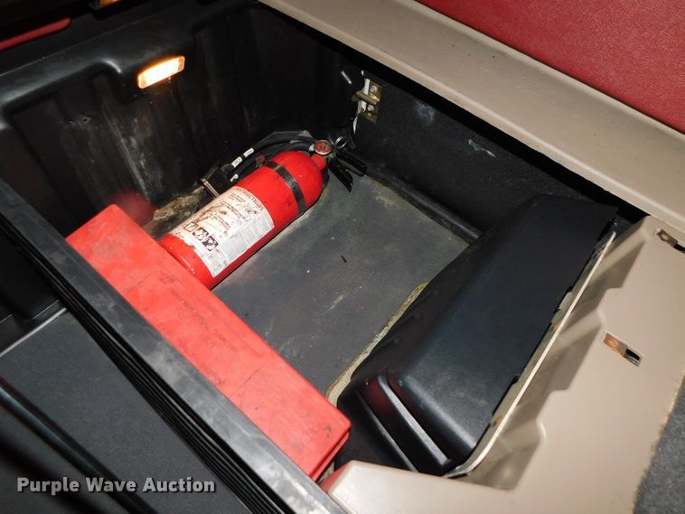 image for item DJ5925 2013 Freightliner Cascadia 125  semi truck