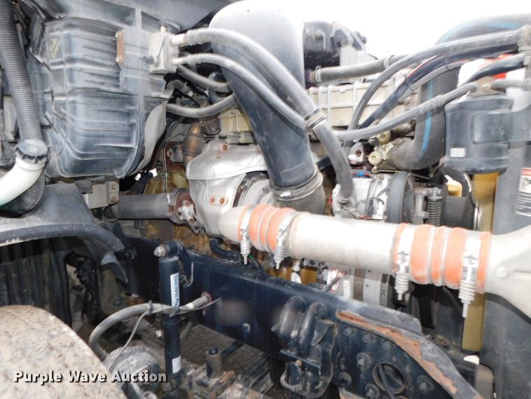 image for item DJ5925 2013 Freightliner Cascadia 125  semi truck