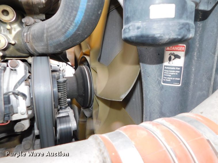 image for item DJ5925 2013 Freightliner Cascadia 125  semi truck