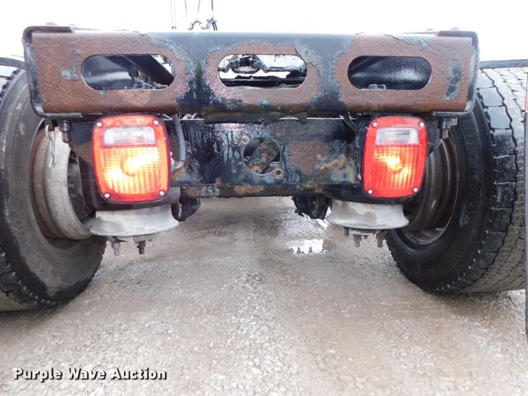 image for item DJ5925 2013 Freightliner Cascadia 125  semi truck