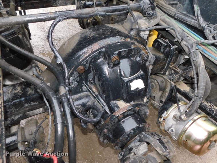 image for item DJ5925 2013 Freightliner Cascadia 125  semi truck