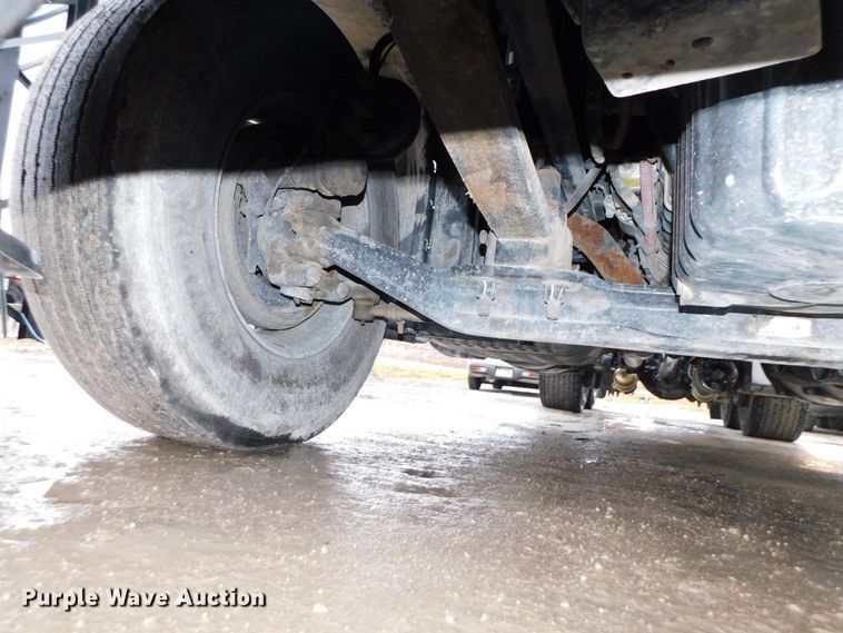 image for item DJ5925 2013 Freightliner Cascadia 125  semi truck