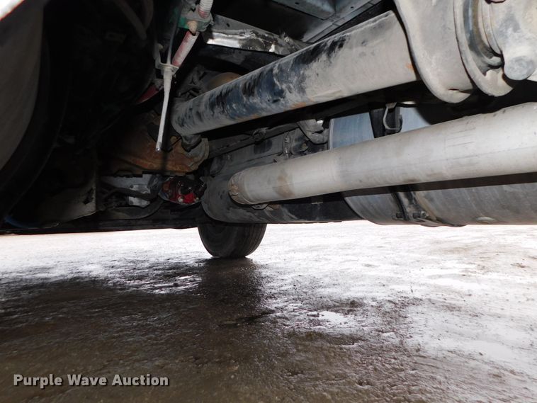 image for item DJ5925 2013 Freightliner Cascadia 125  semi truck